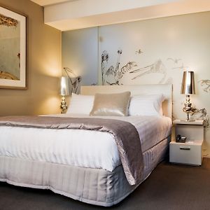 One-Bedroom Deluxe Suite